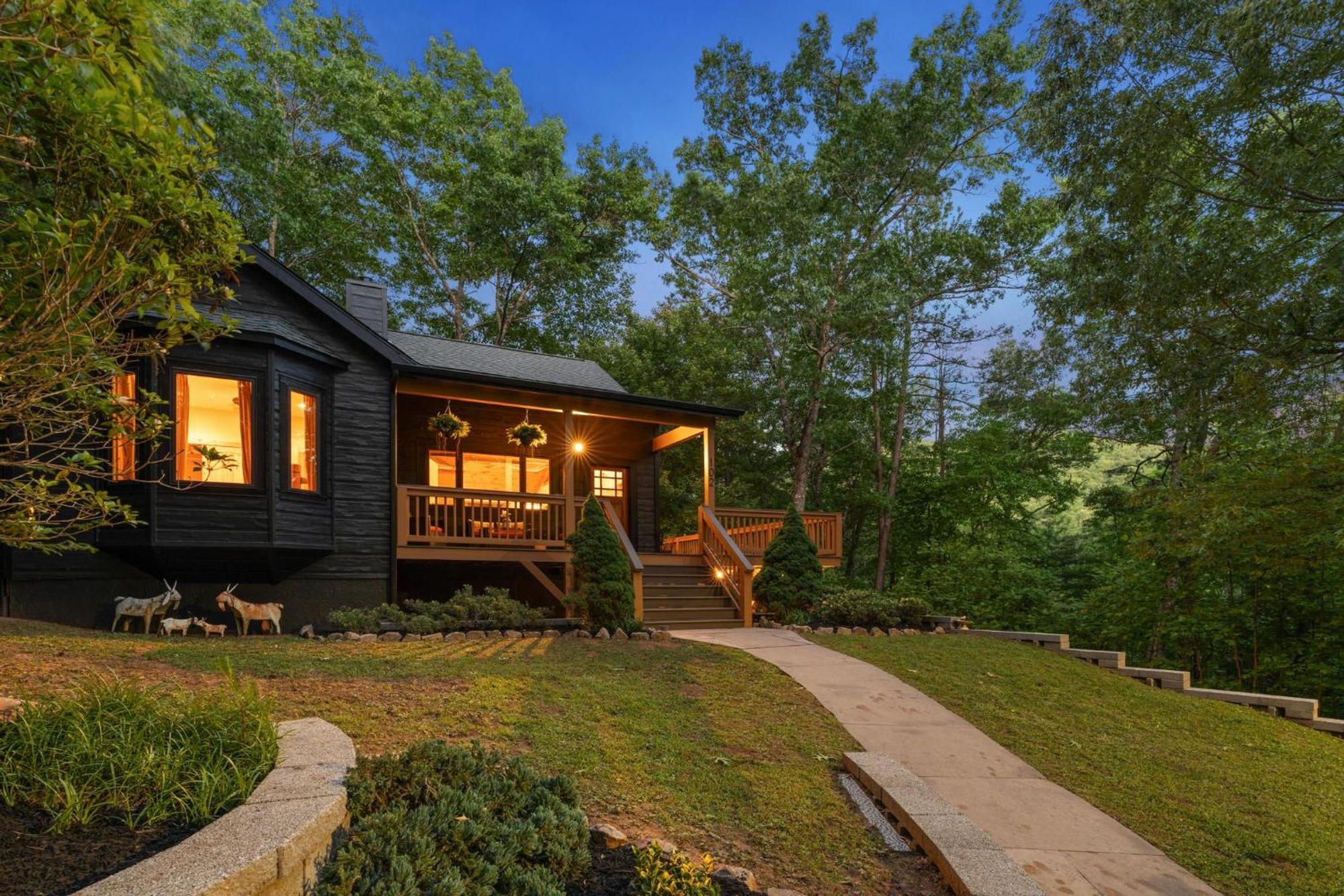Lux Mtn Cabin - Hot Tub, Fire Pit, Game Room Franklin Zewnętrze zdjęcie