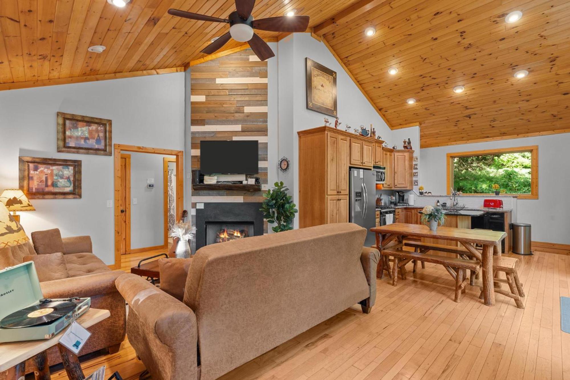 Lux Mtn Cabin Hot Tub, Fire Pit, Game Room 3Bd Franklin Zewnętrze zdjęcie